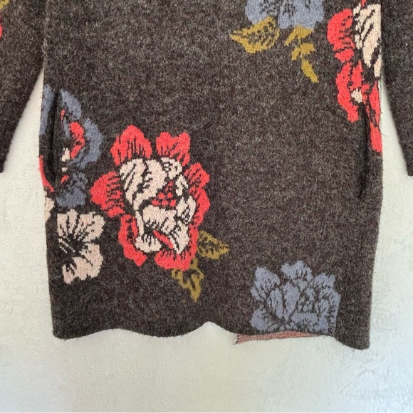 Vertigo Dark Gray Floral Cardigan Sweater Coat Oversized Size Small - Picture 6 of 15